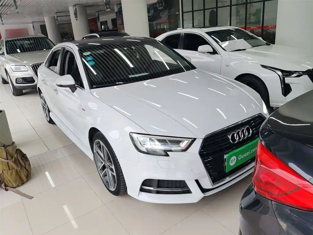 Audi A3 2018 30th Anniversary Limousine 35 TFSI Sport фото 4