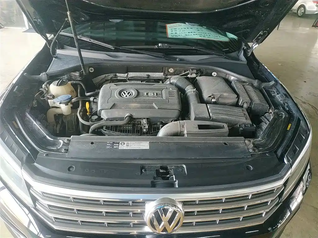 Volkswagen Passat 2017 380TSI DSG Luxury фото 11