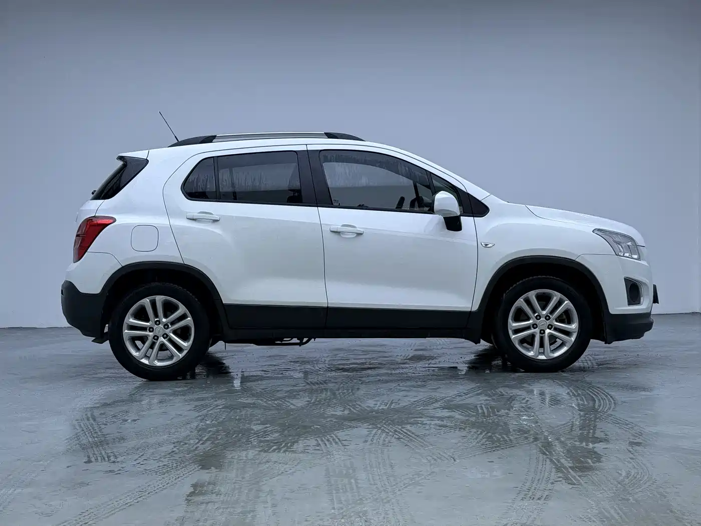 Chevrolet Trax 2016 1.4T Automatic 2WD Comfort Sunroof Edition фото 17