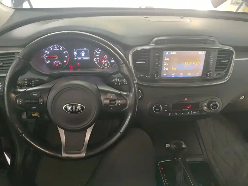 Photo 6 - Kia Sorento