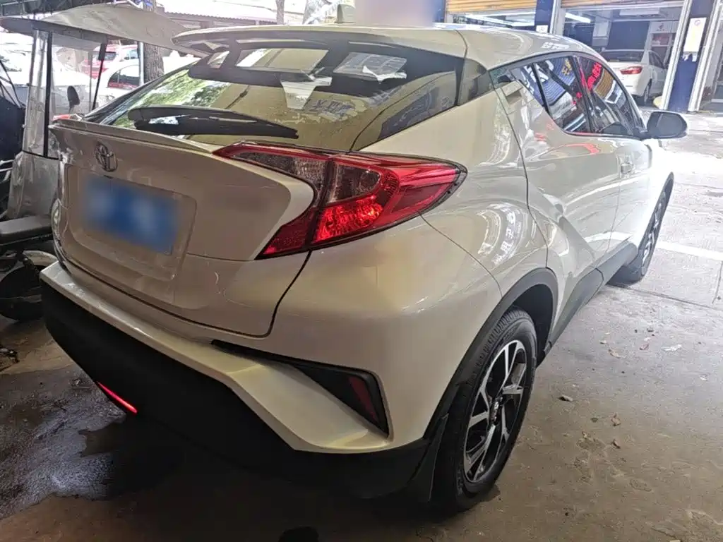 Toyota C-HR 2020 2020 Model 2.0L Leading