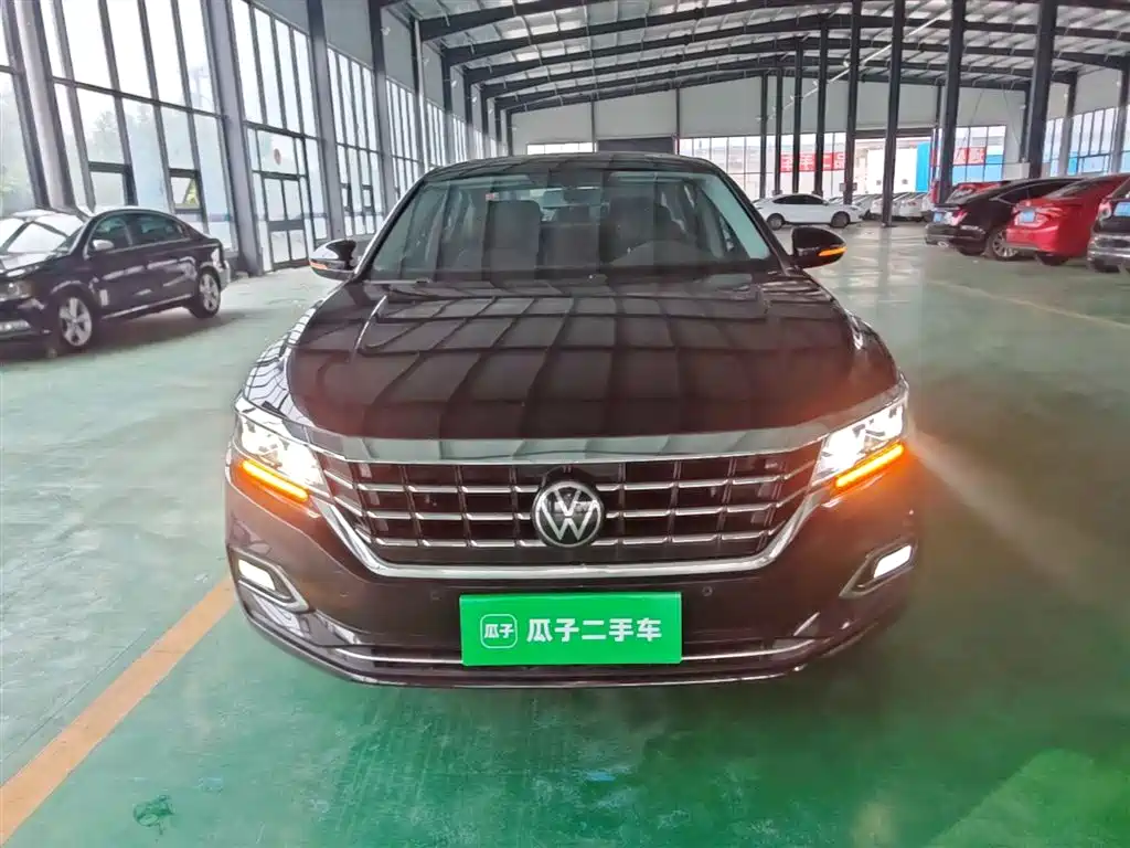 Volkswagen Passat 2020 Facelift 330TSI Luxury China VI фото 3