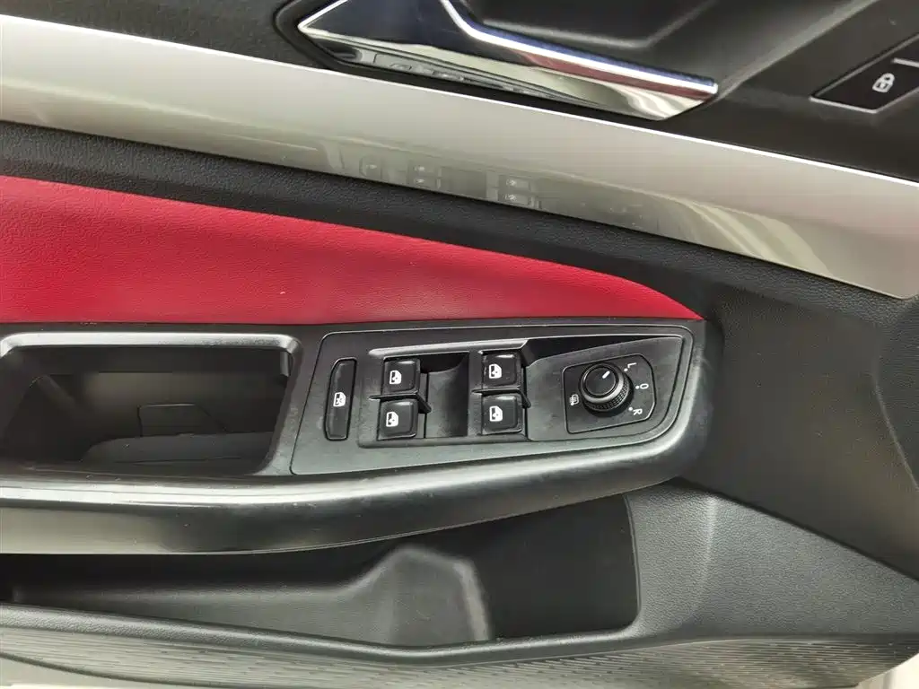 Volkswagen Bora 2019 1.5L Auto Fashion Model фото 9