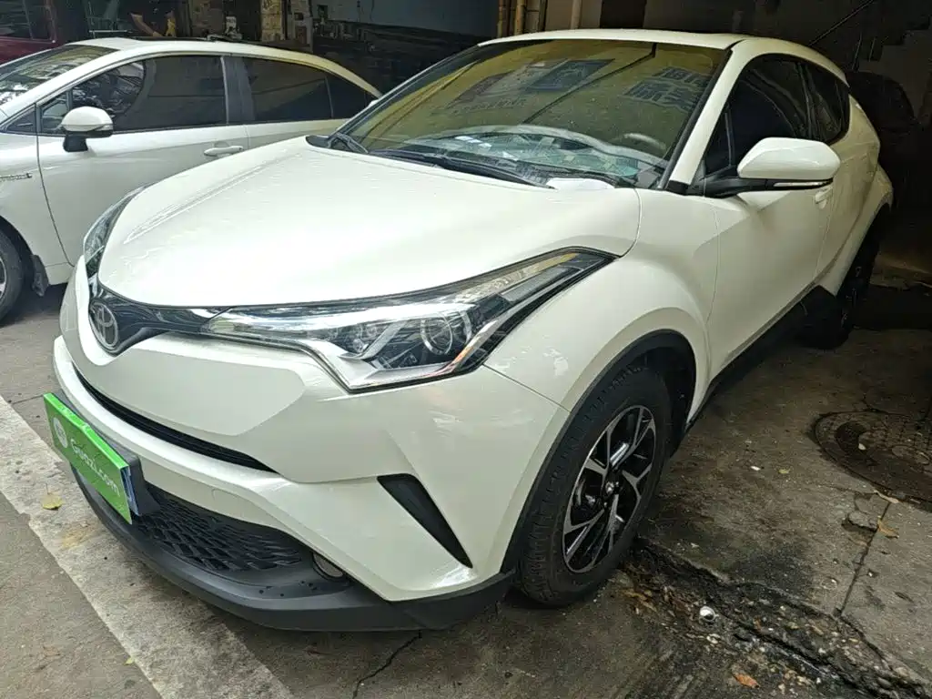 Toyota C-HR 2020 2020 Model 2.0L Leading