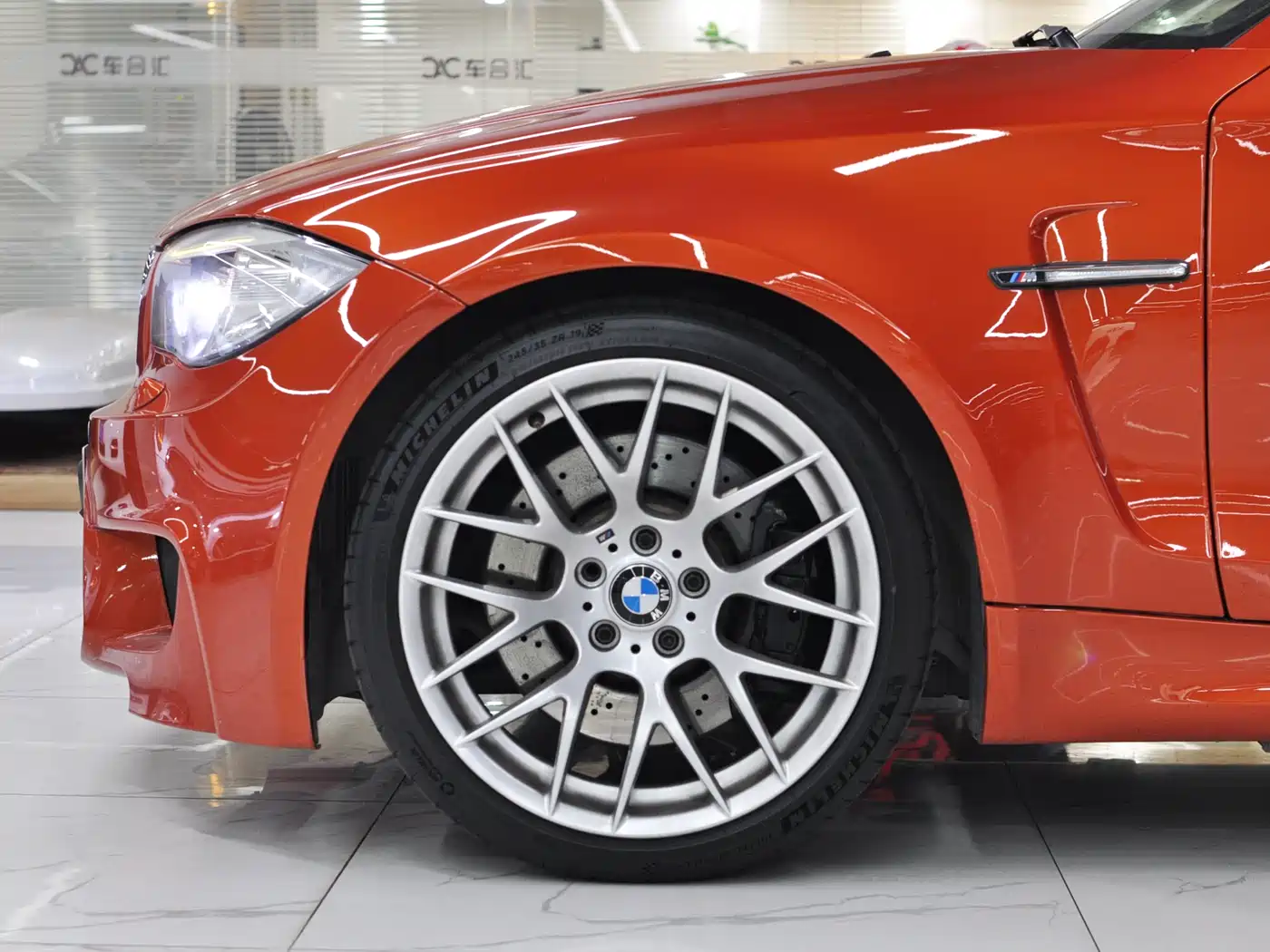 BMW 1 Series M 2011 1M Coupe фото 6