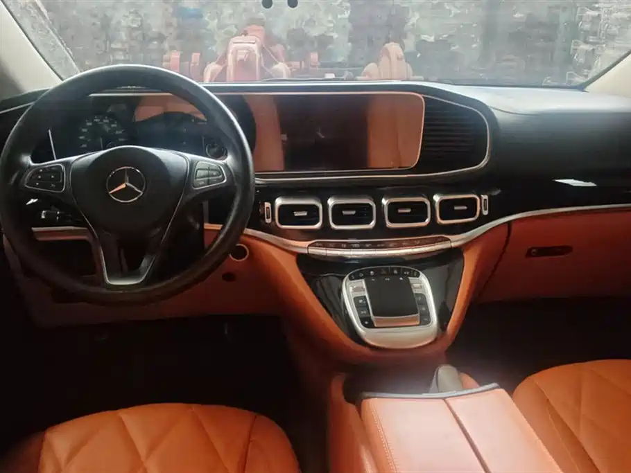 Mercedes-Benz Vito 2023 2.0T Business 7-Seater фото 12
