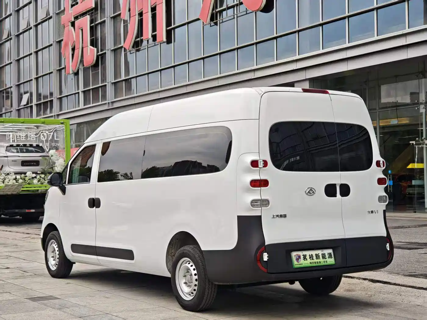 SAIC Maxus Dana V1 2025 2025 Model V1+ Long Wheelbase High Roof Multi-Purpose Edition (62kWh)