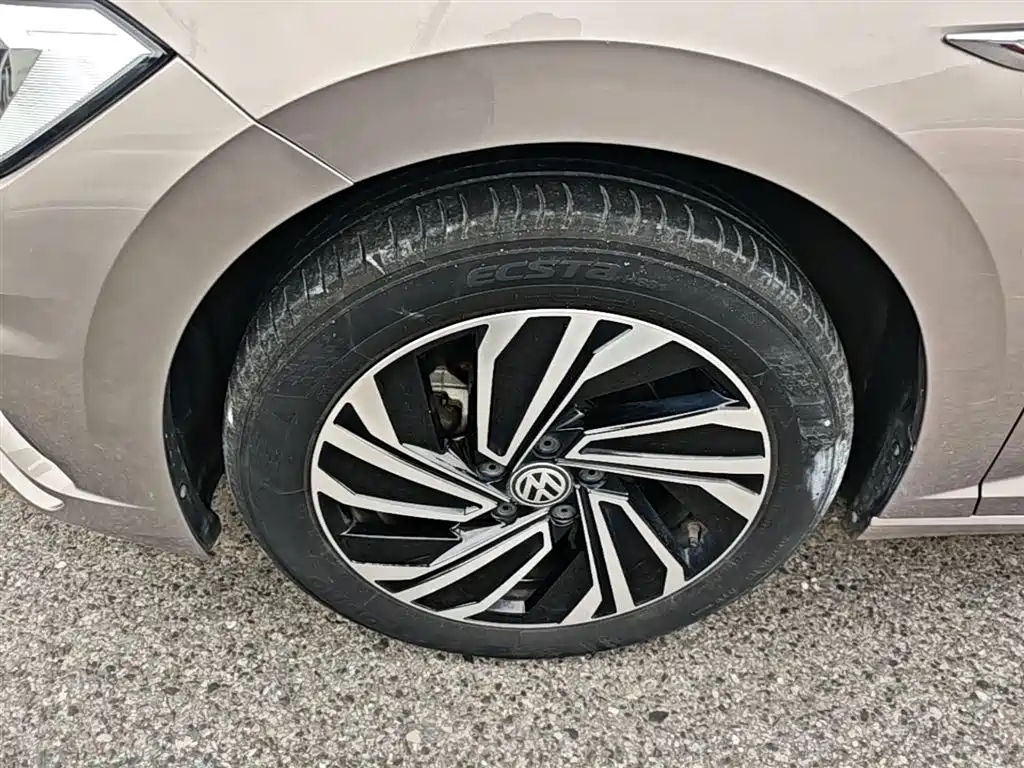 Volkswagen Sagitar 2021 280TSI DSG 30th Anniversary Edition фото 23
