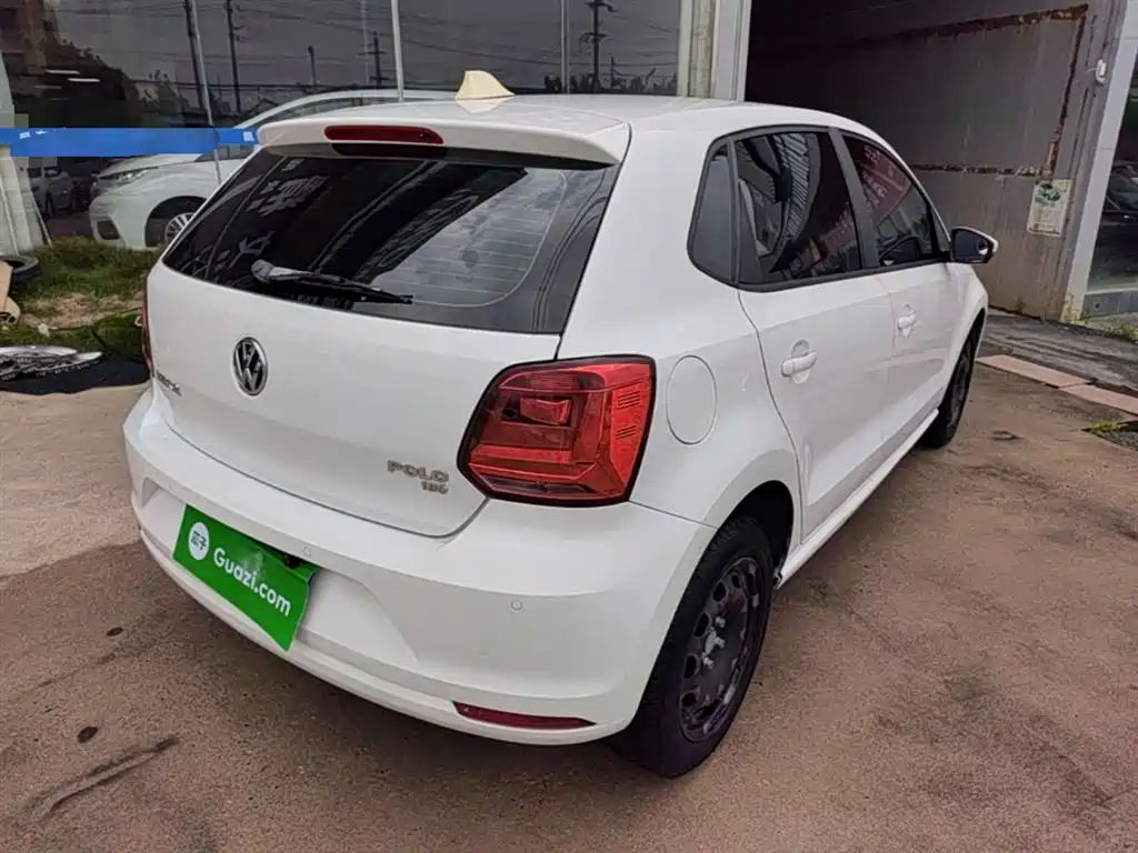 Volkswagen Polo 2016 1.6L Automatic Comfort фото 7