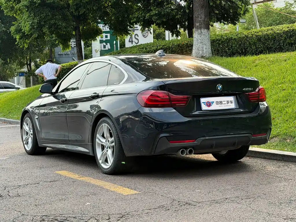 Photo 4 - BMW 4 Series