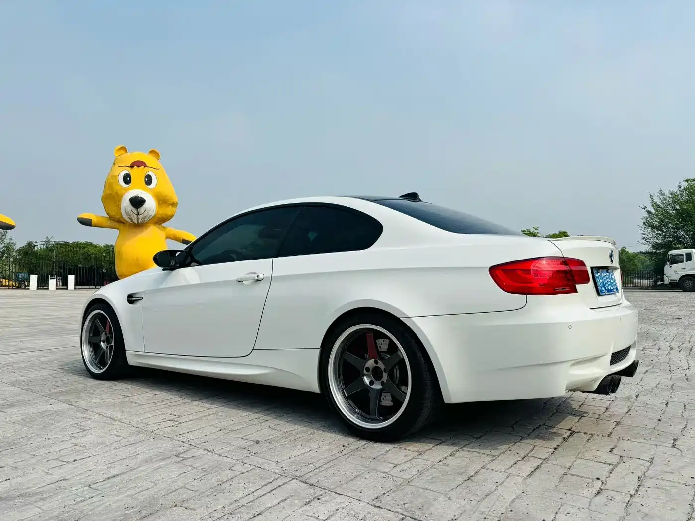 BMW M3 2011 M3 Carbon Fiber Limited Edition фото 5