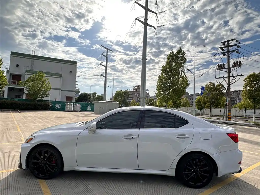 Lexus IS 2009 300 Luxury Edition фото 17