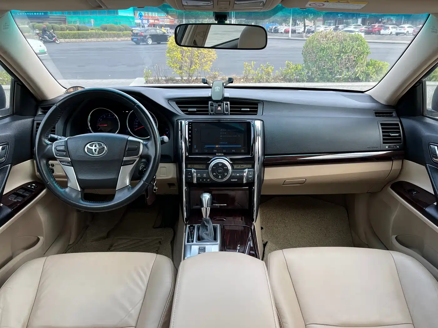 Toyota Reiz 2010 2.5V Elegance Elite Edition фото 10
