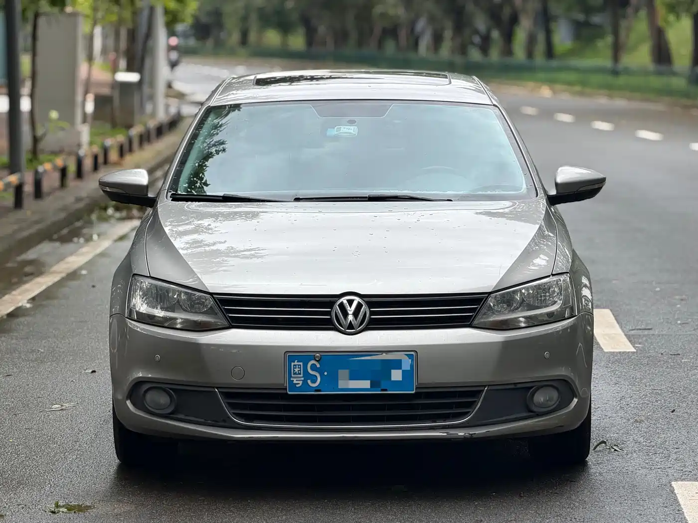 Photo 4 - Volkswagen Sagitar