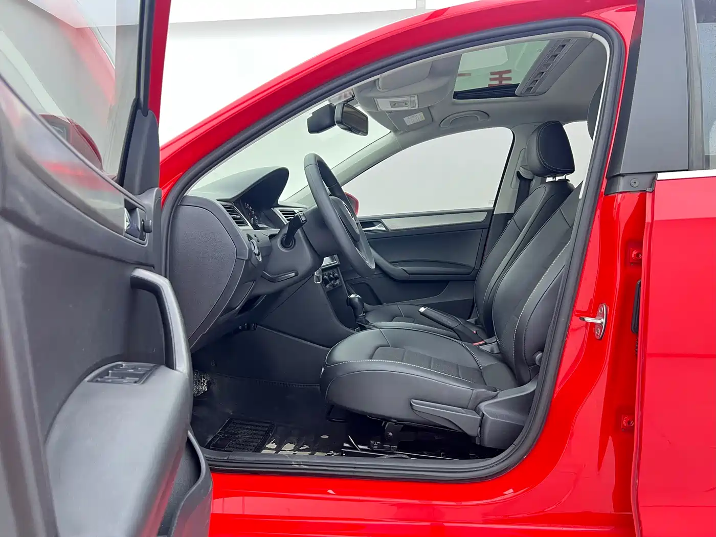 Škoda Skoda Rapid Spaceback 2016 Facelift 1.6L Automatic Innovation Edition фото 7
