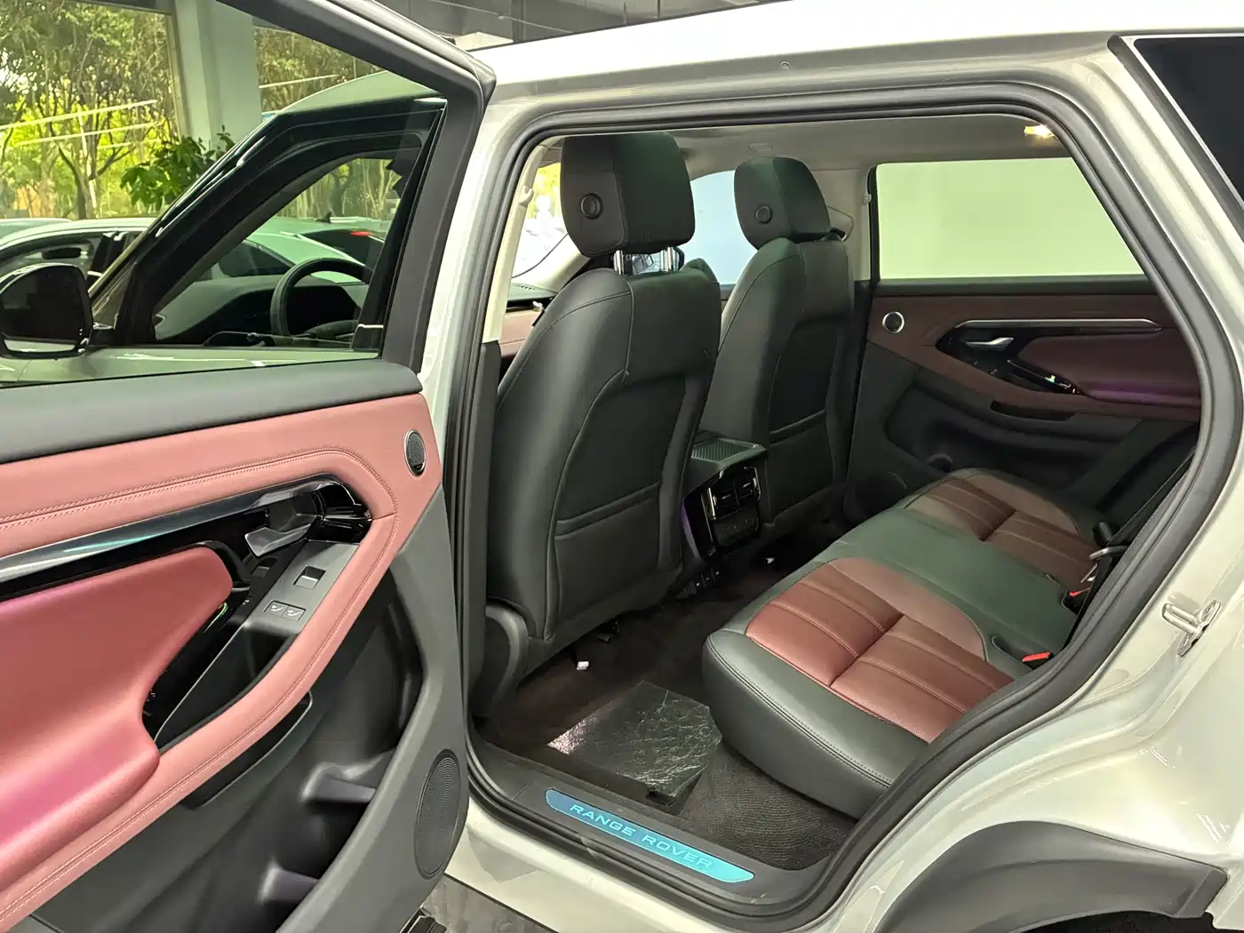 Land Rover Range Rover Evoque 2022 Facelift Range Rover Evoque L 249PS R-Dynamic Luxury фото 5