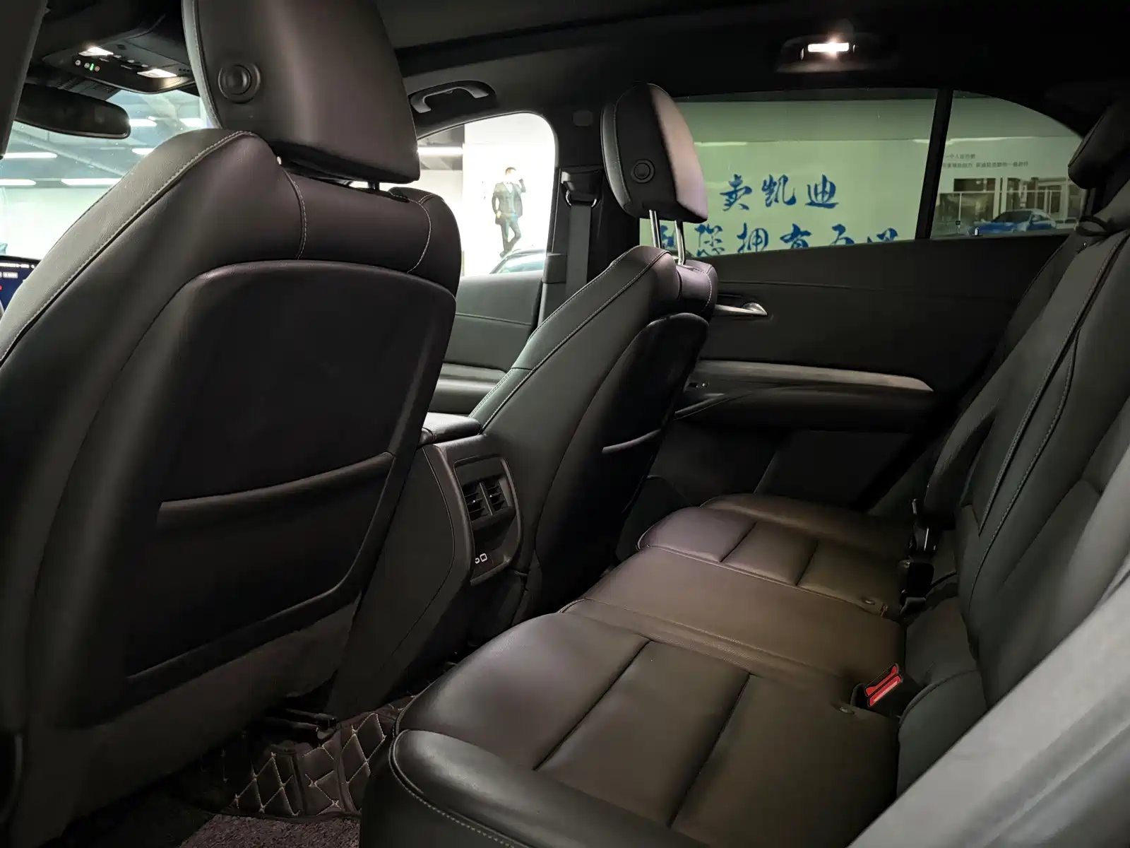 Фото 7 - Cadillac XT4