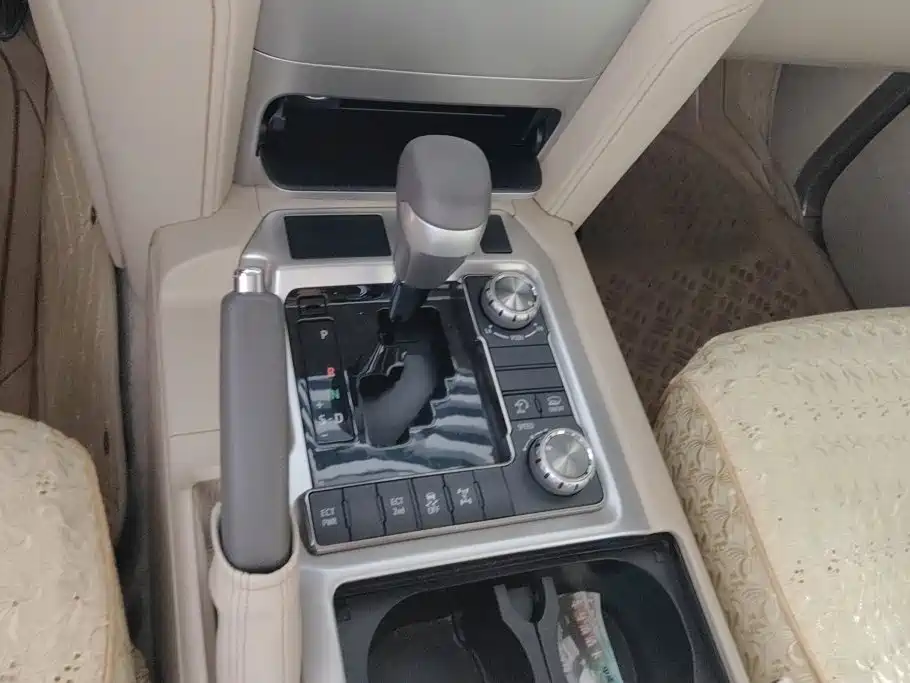 Toyota Land Cruiser (Import) 2019