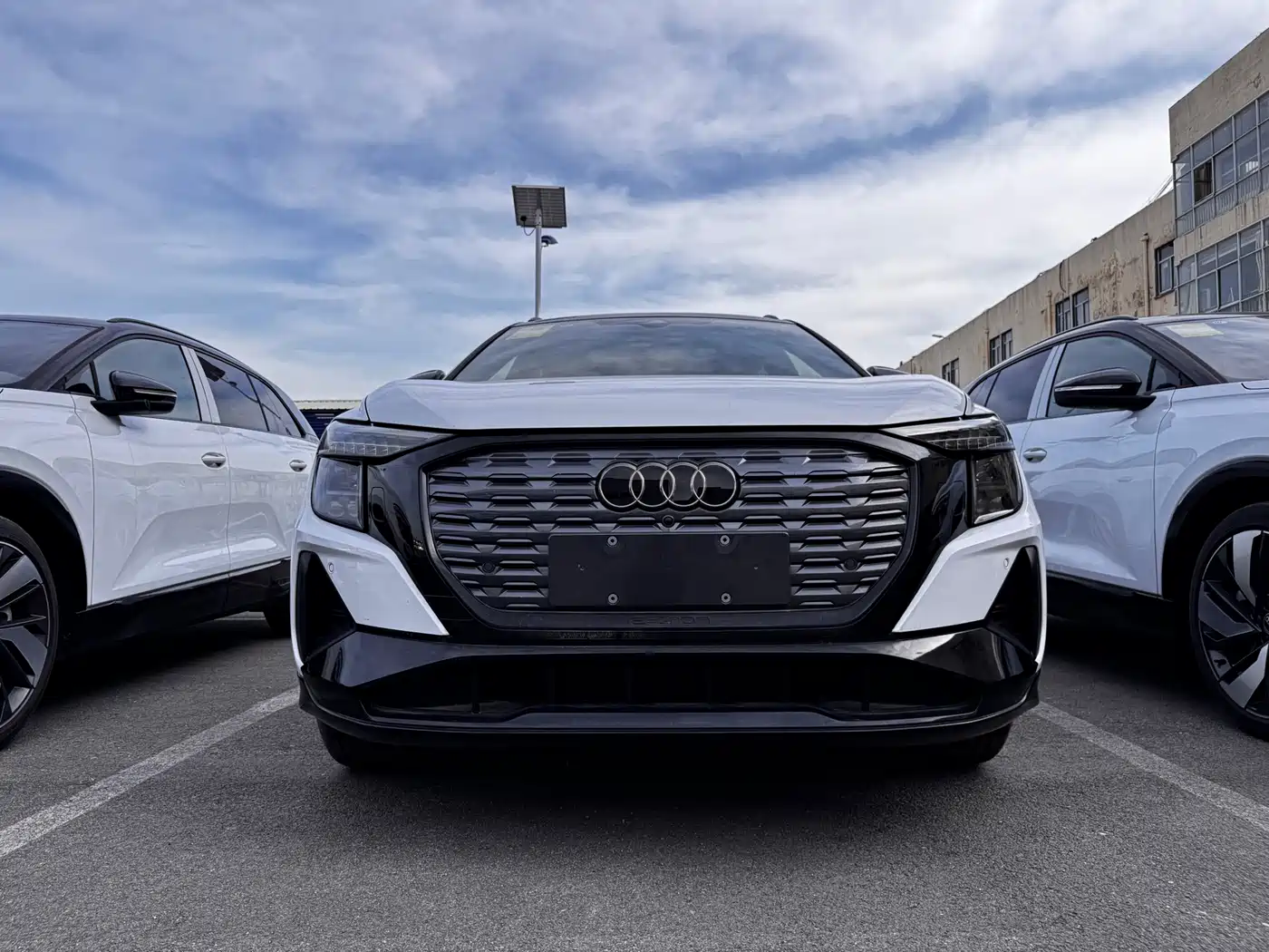 Audi Q5 e-tron 2023 40 e-tron Shining Edition Mecha Package фото 4