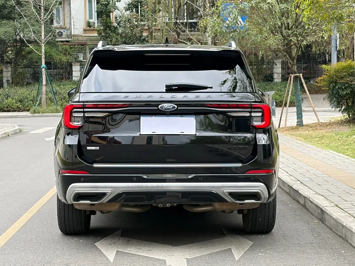 FORD EXPLORER