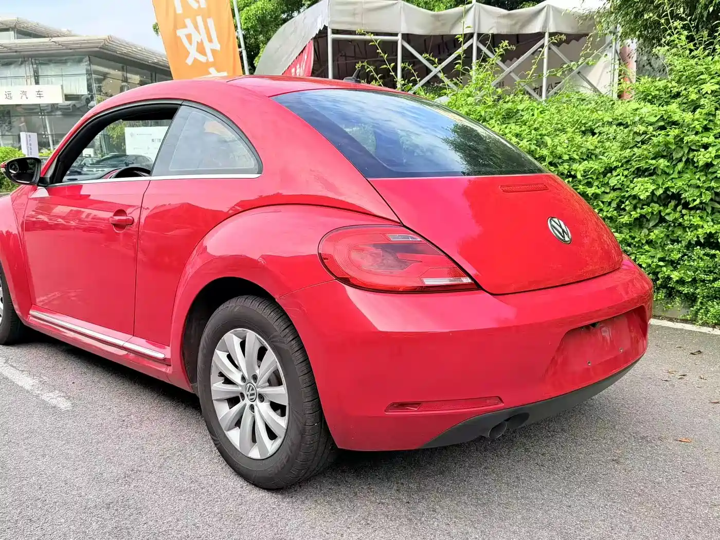 Volkswagen Beetle 2016 Model 180TSI Club Edition фото 7
