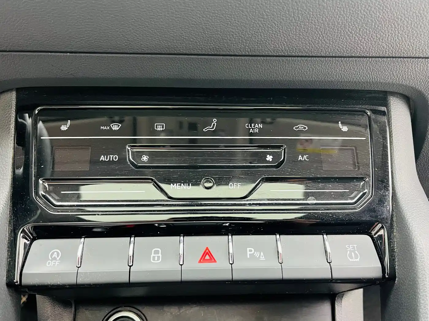 Škoda Karoq 2022 TSI280 Premium Edition фото 11