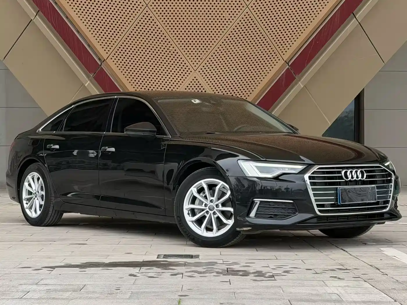 Audi A6L 2019 40 TFSI Luxury Elegance фото 3