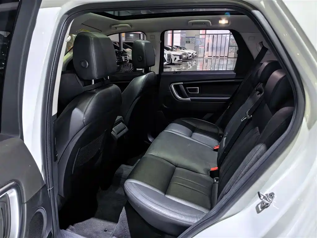 Land Rover Discovery Sport 2019 240PS SE Edition China VI фото 9