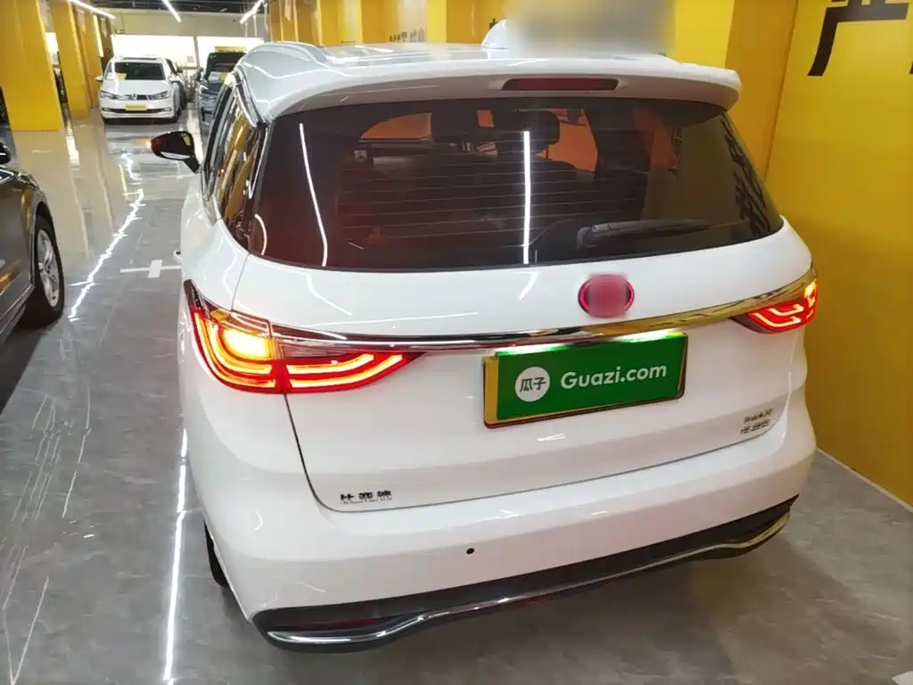 BYD Song MAX New Energy 2019 2019 DM 1.5T Smart Connection Enjoyment 6-seater China VI