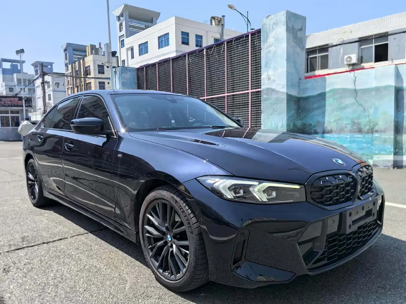 BMW 3 Series 2023 325Li M Sport Black Night Package фото 2