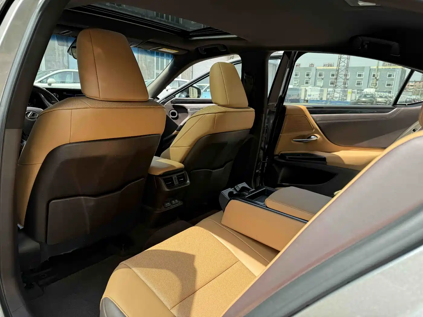 Lexus ES 2018 300h Excellence Edition China V фото 16