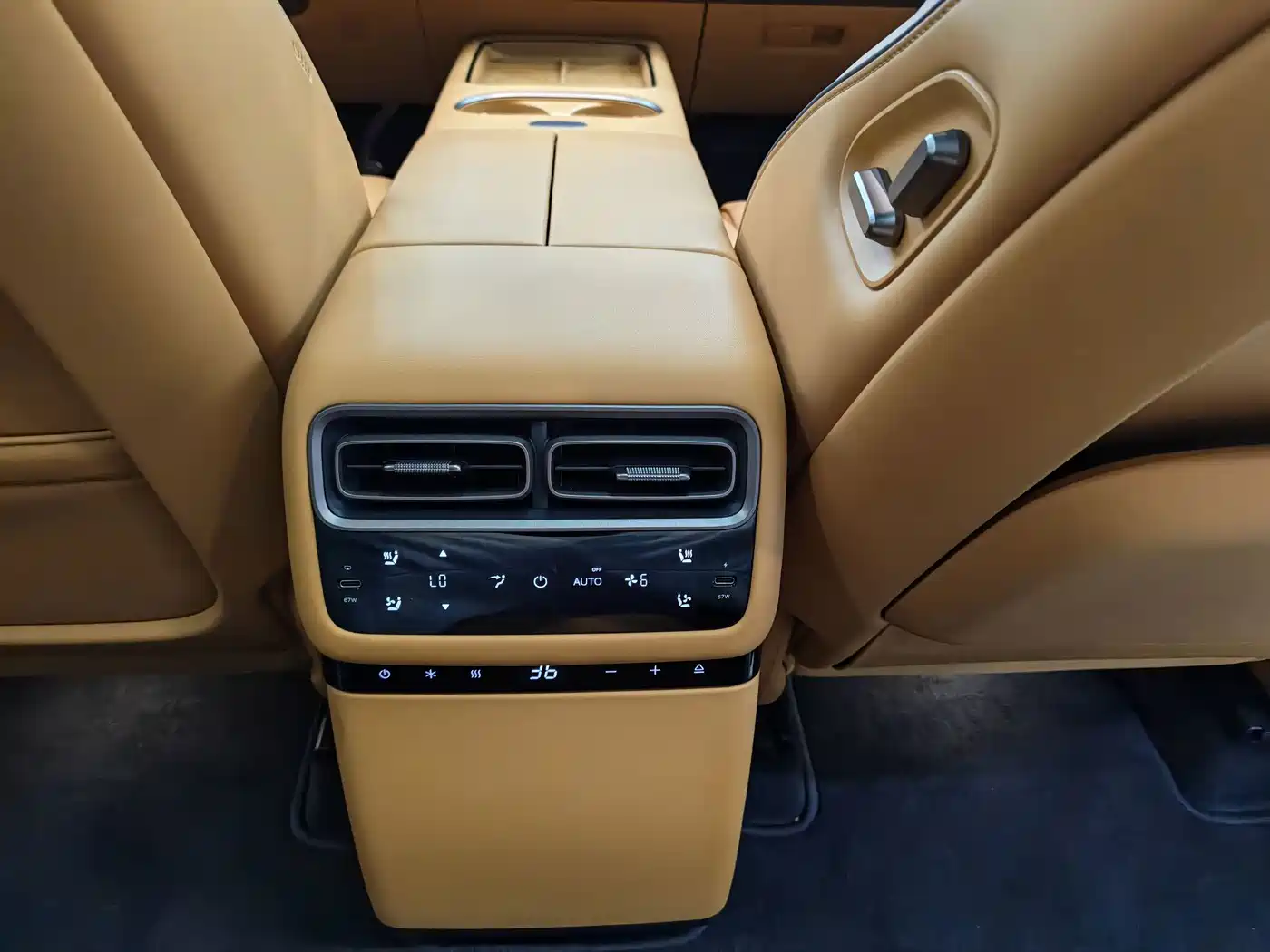 Li Auto i6 2026 2025 2WD Base Model