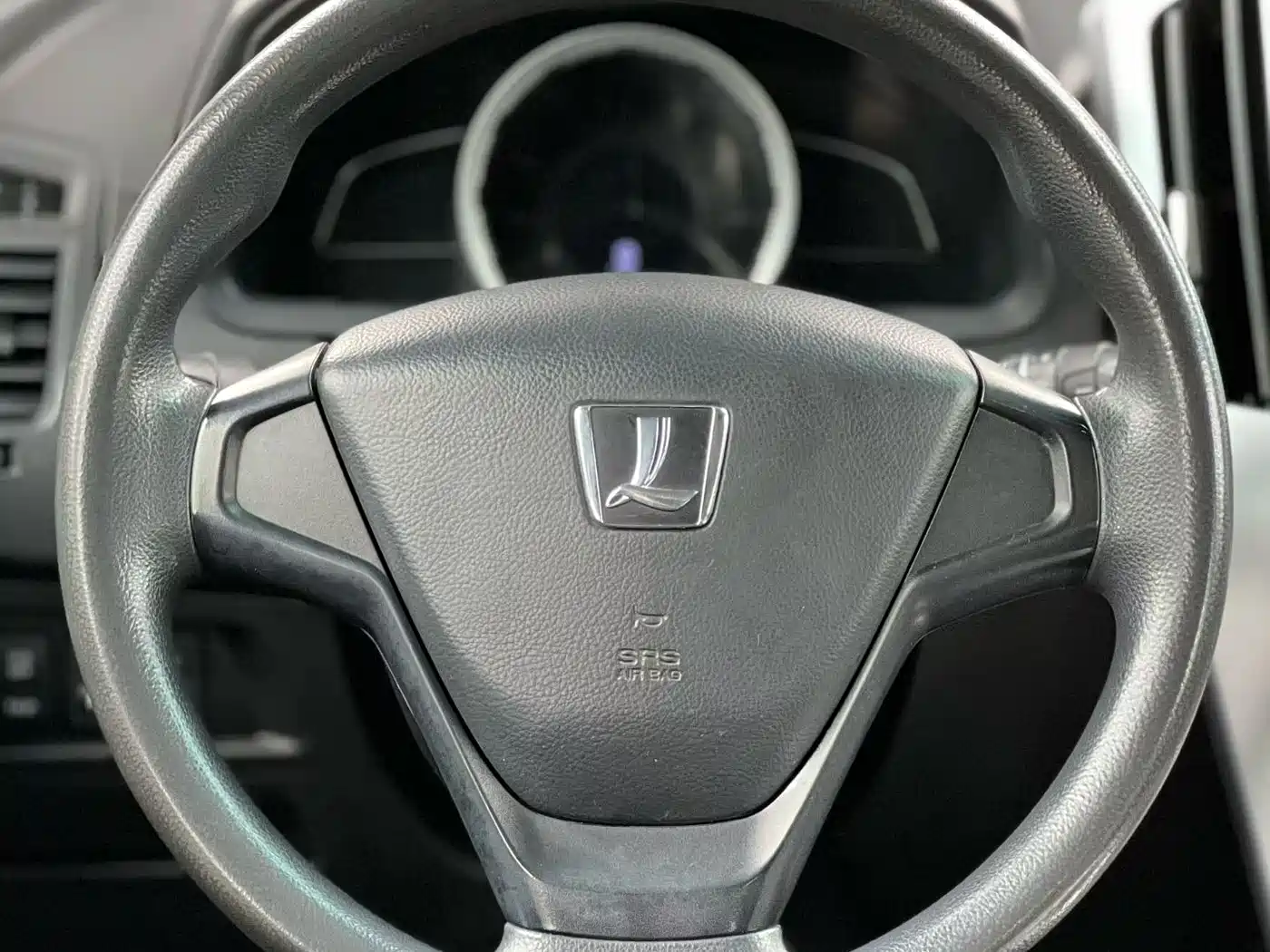 LUXGEN EXCELLENT 6 SUV