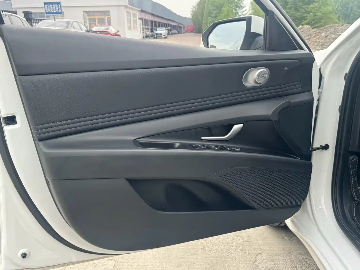 Hyundai Elantra 2022 1.5L CVT GLX Elite Edition фото 11