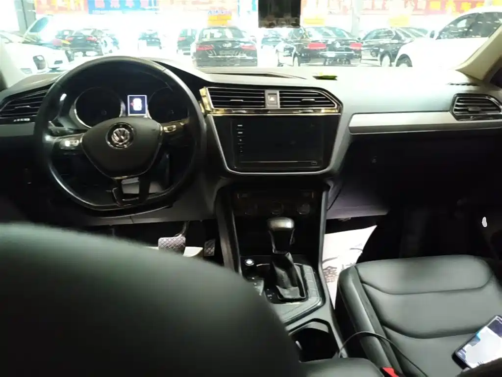 Volkswagen Tiguan L 2019 Facelift 330TSI Auto 2WD Panorama Comfort China VI фото 10