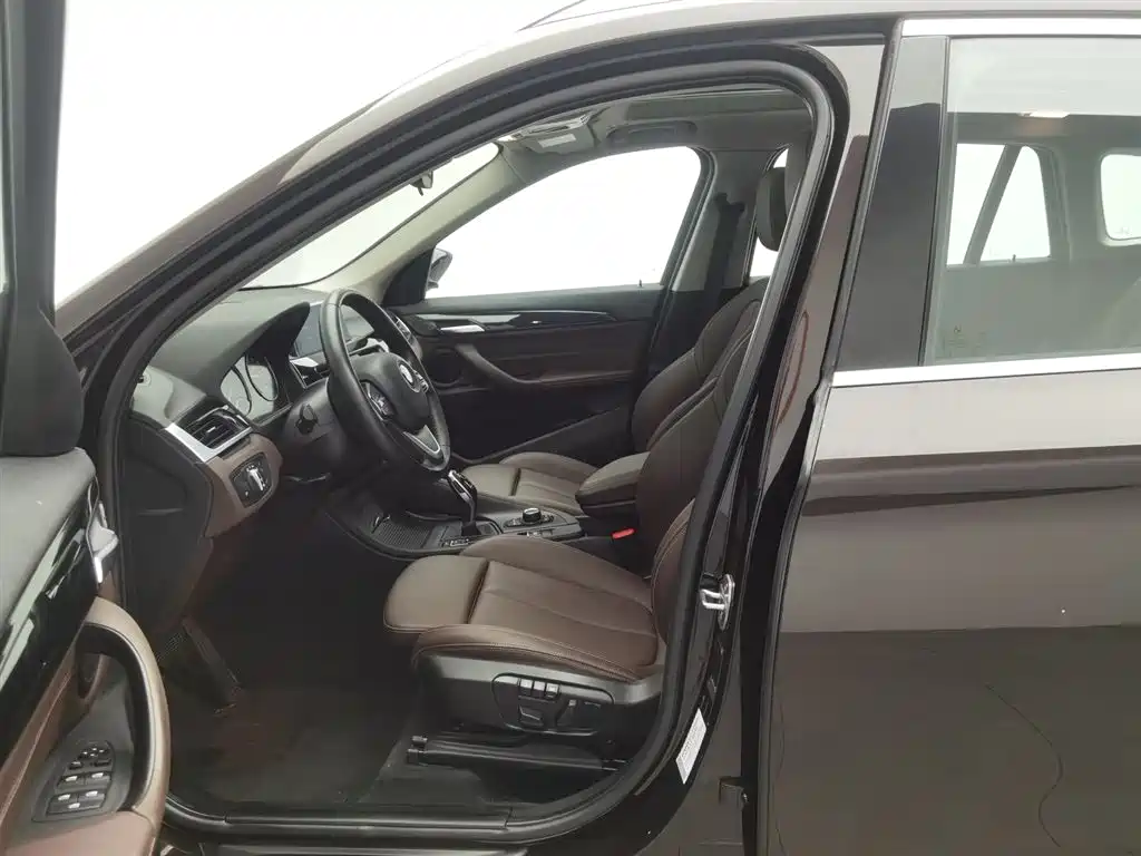 BMW X1 2020 sDrive20Li Fashion Model фото 10