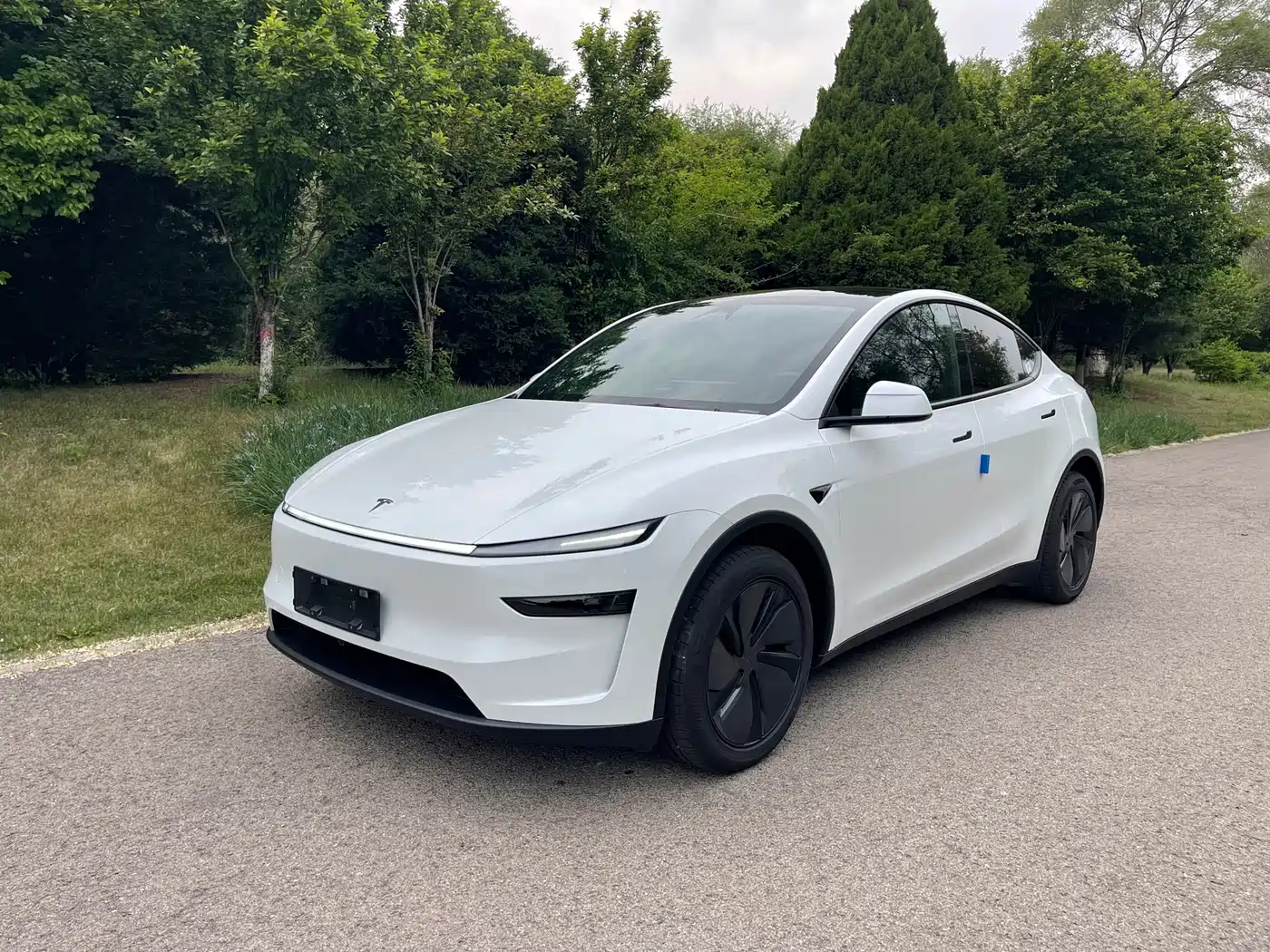 Tesla Model Y 2026 Long Range All-Wheel Drive