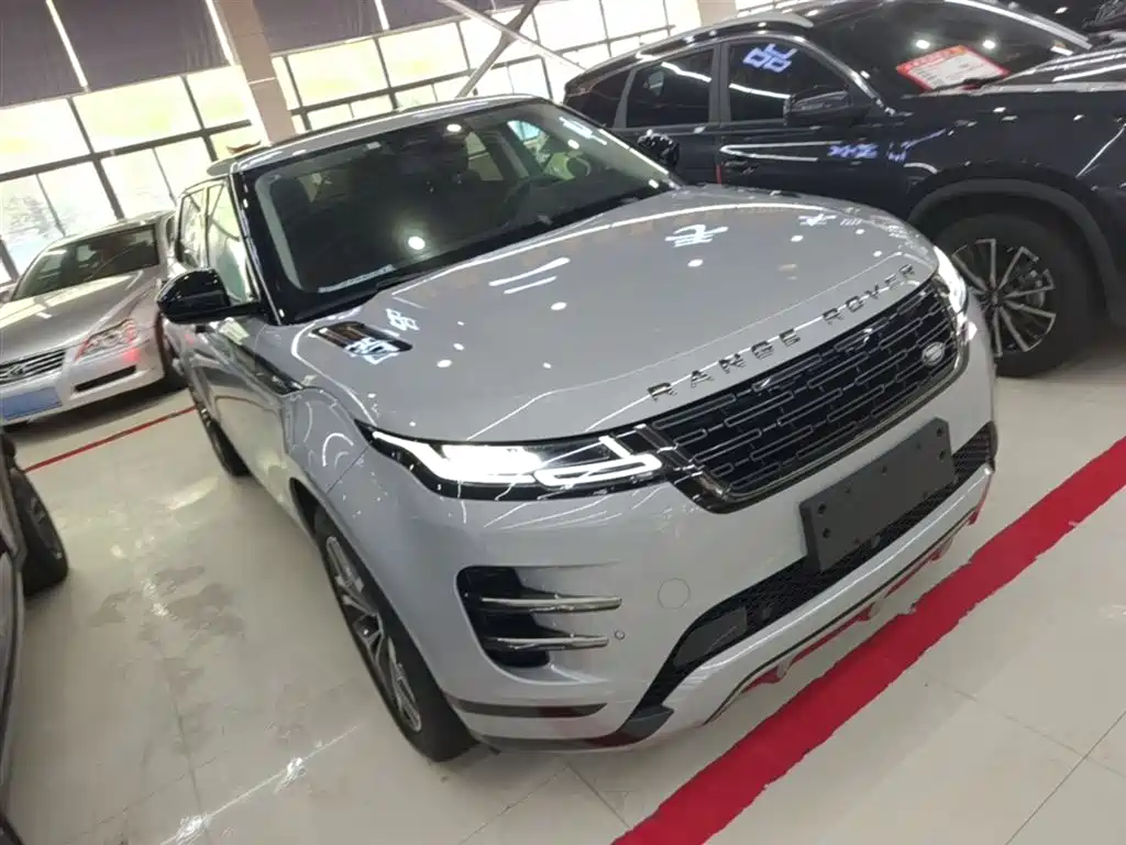 Land Rover Range Rover Evoque 2024 Range Rover Evoque L 249PS Light Master Edition фото 3