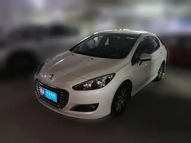 Peugeot 308 2014 Model Joy Edition Classic 1.6L Automatic Superior Style — фото 1