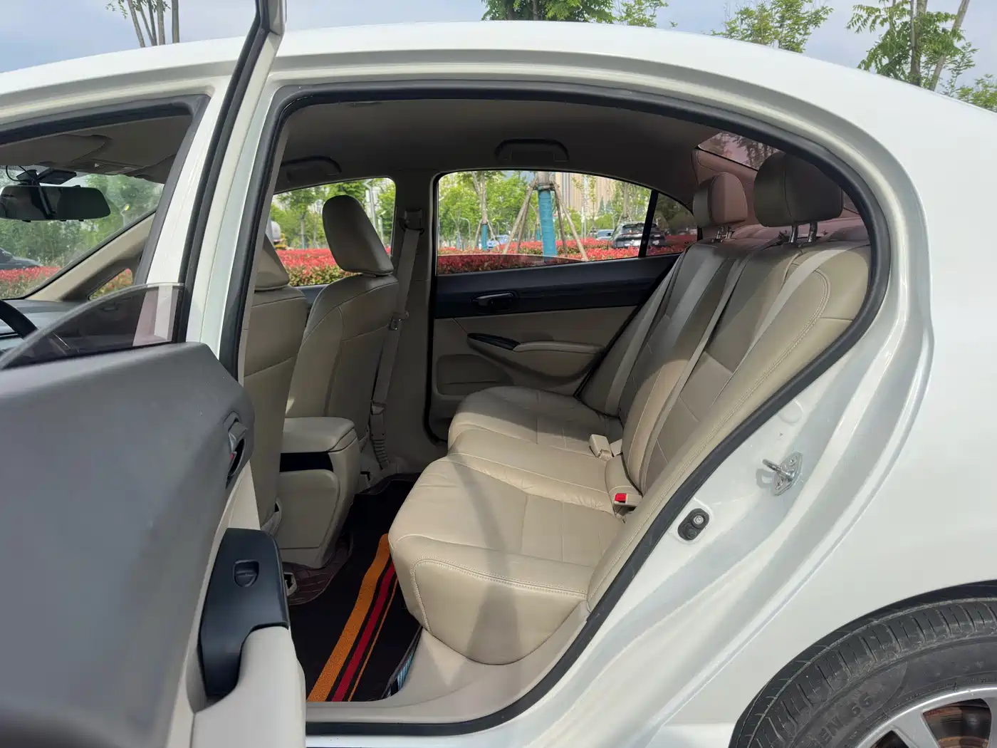 CIIMO CIIMO 2015 2015 1.8L Automatic Luxury Edition