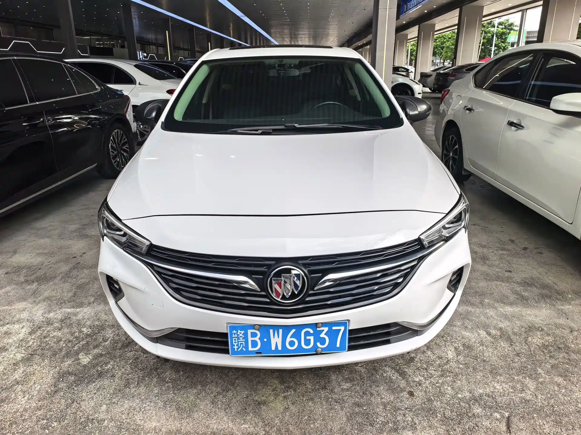 Photo 2 - Buick Verano