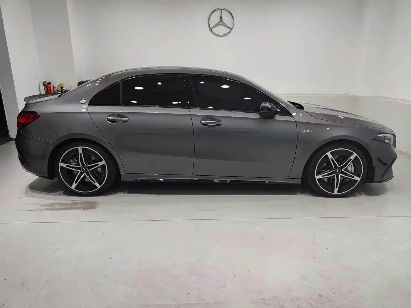 Mercedes-Benz A-Class AMG 2025 AMG A 35 L 4MATIC фото 6