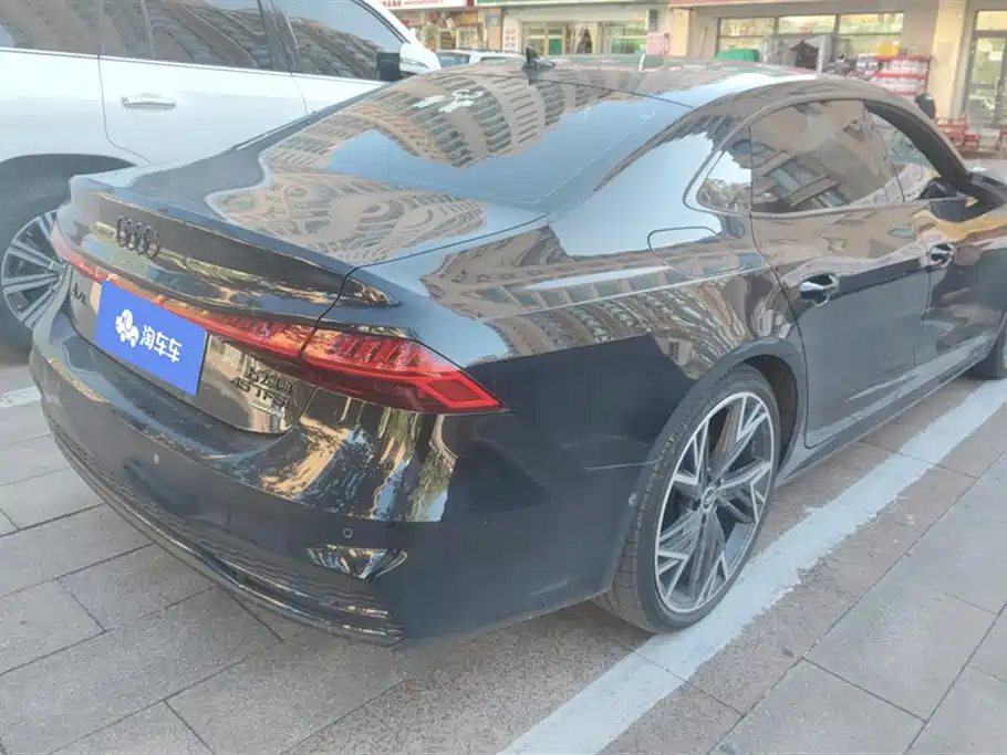 Audi A7L 2024 45 TFSI quattro S-line Black Warrior Edition фото 3