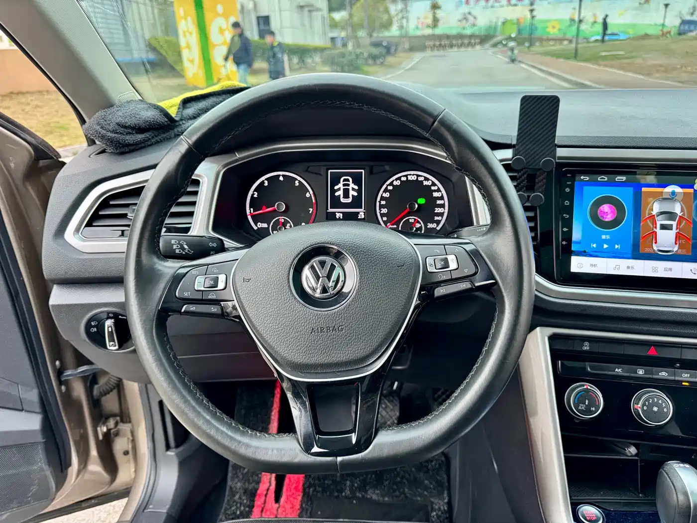 Volkswagen T-ROC 2018 230TSI DSG 2WD Progressive China V фото 11