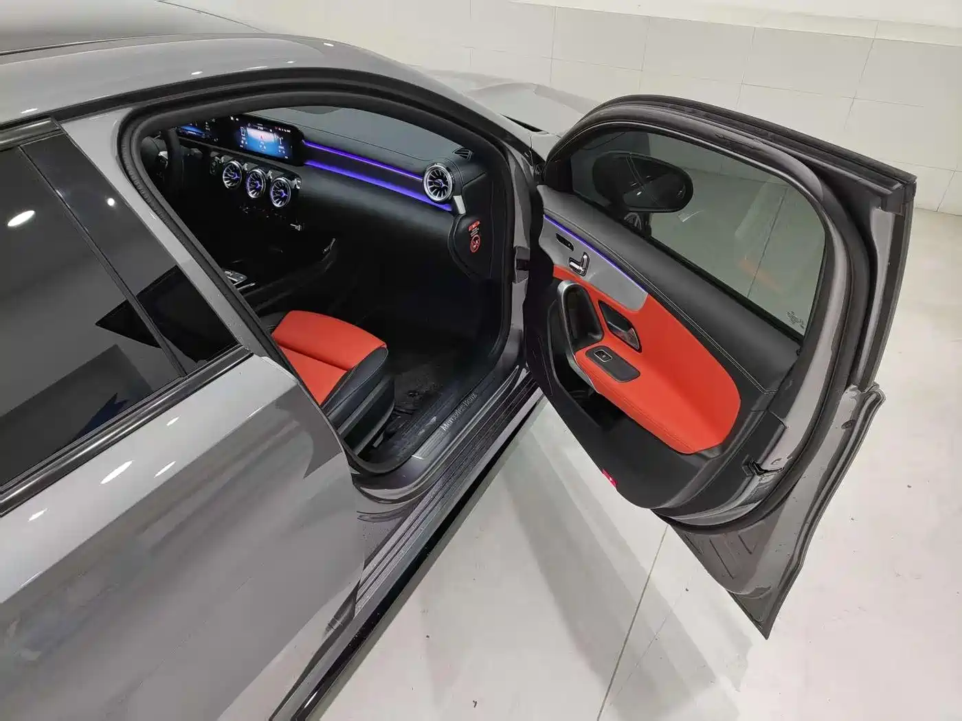 Mercedes-Benz A-Class AMG 2025 AMG A 35 L 4MATIC фото 4