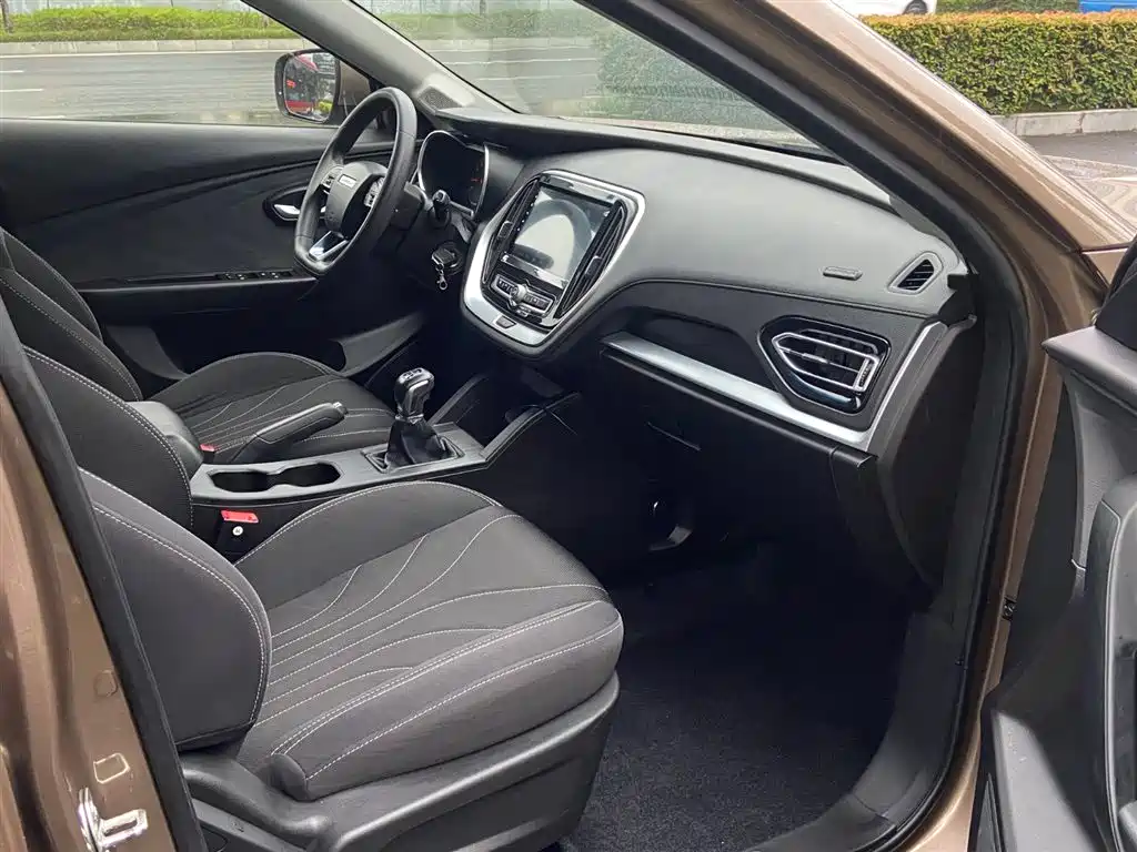 Jetour X70M 2020 2020 1.5T Manual Value Partner 6-seater
