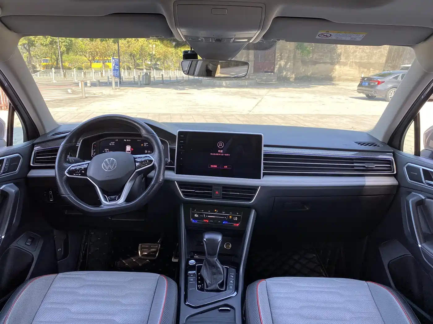 Volkswagen Tiguan L 2022 330TSI Automatic 2WD R-Line Flagship Edition фото 4