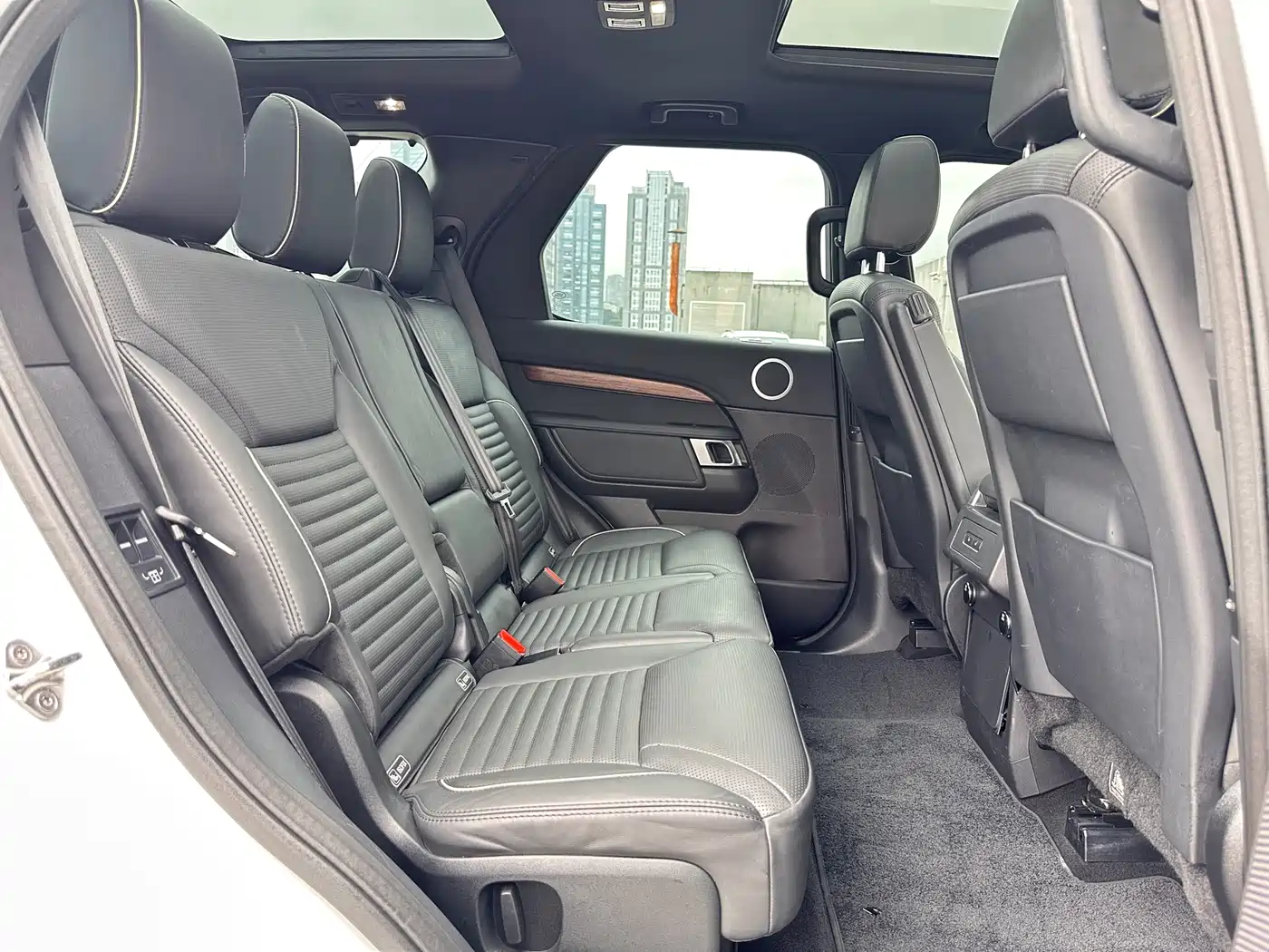 Land Rover Discovery 2017 3.0 SC V6 HSE фото 25