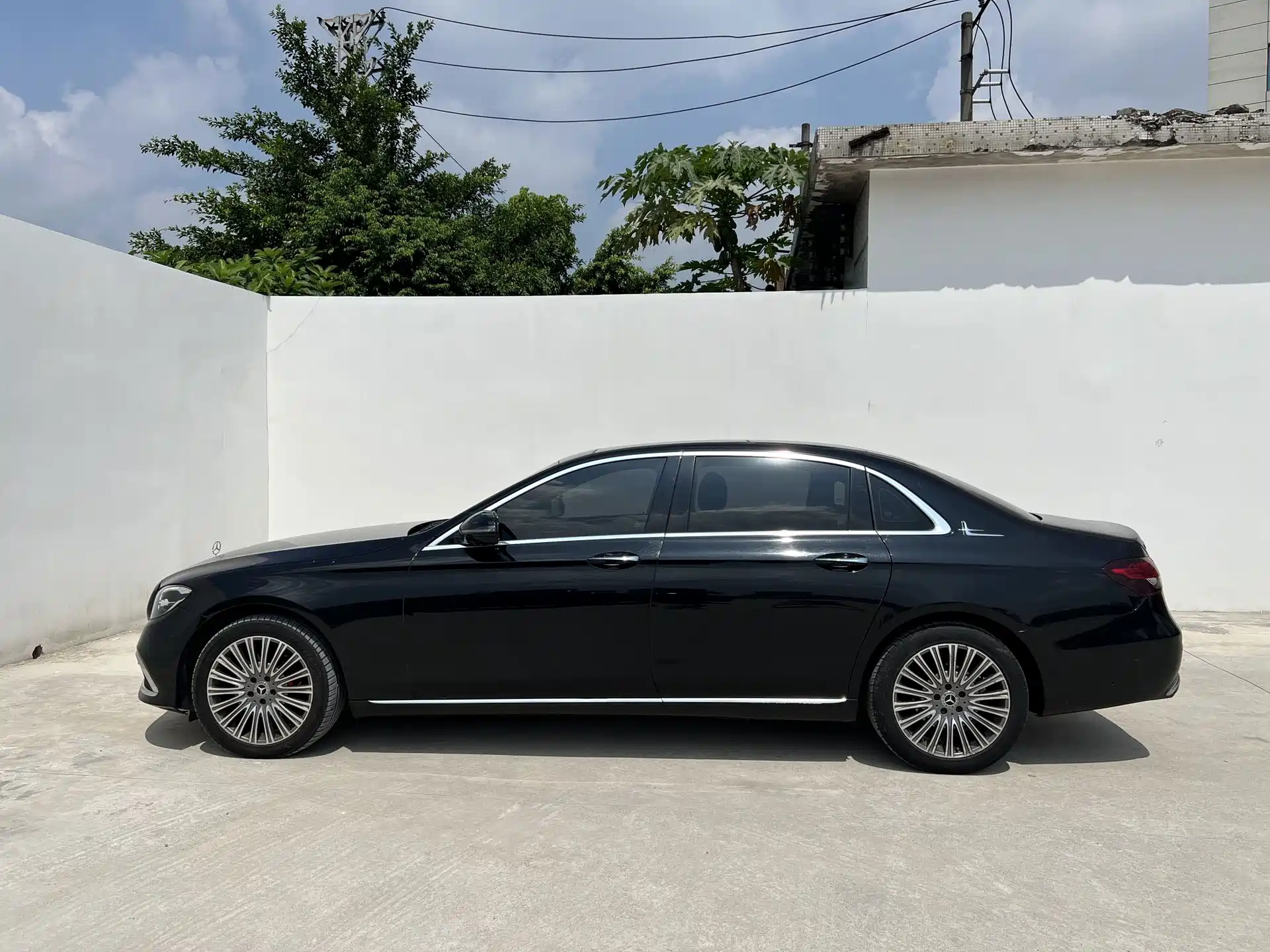 Фото 4 - Mercedes-Benz E-Class