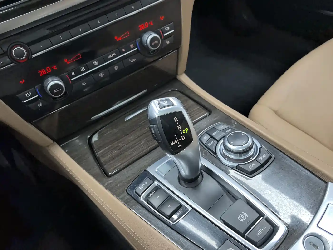 BMW 7 Series 2011 730Li Elegance фото 12